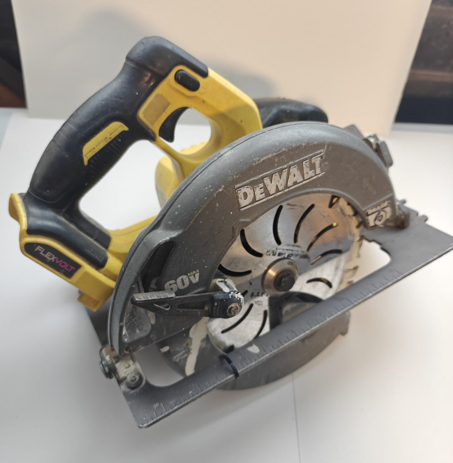 DEWALT Circular Saw Cordless (60V)